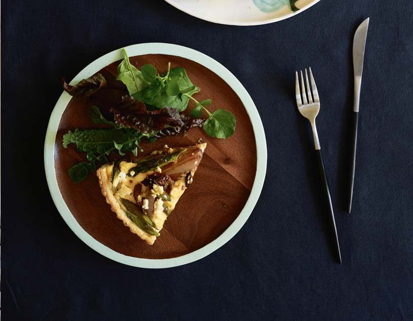 GLAZED SHALLOT TART WITH ASPARAGUS & SHEEP’S CHEESE GLAZED SHALLOT TART WITH ASPARAGUS & SHEEP’S CHEESE