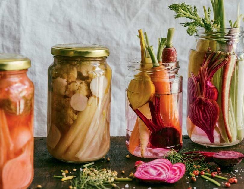 FERMENTED GARLIC & TURMERIC PROBIOTIC PICKLES