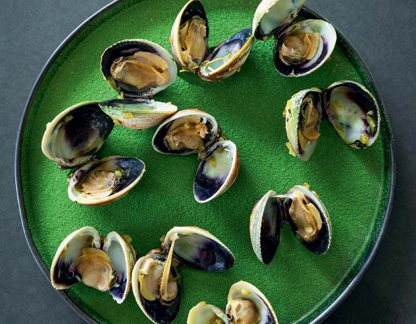 SPICED CLOUDY BAY CLAMS Á LA MEUNIÈRE