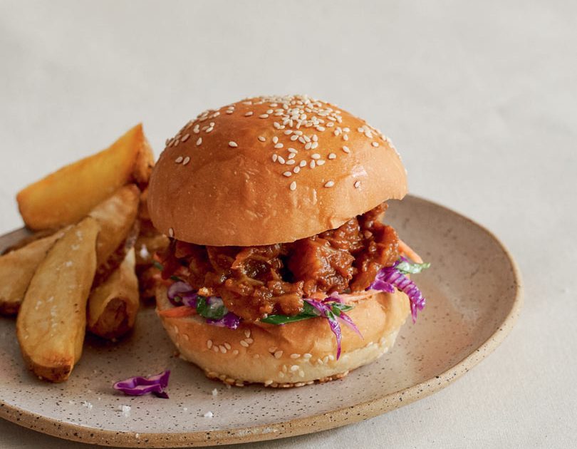 SOUTHERN-STYLE PULLED CELERIAC BURGERS