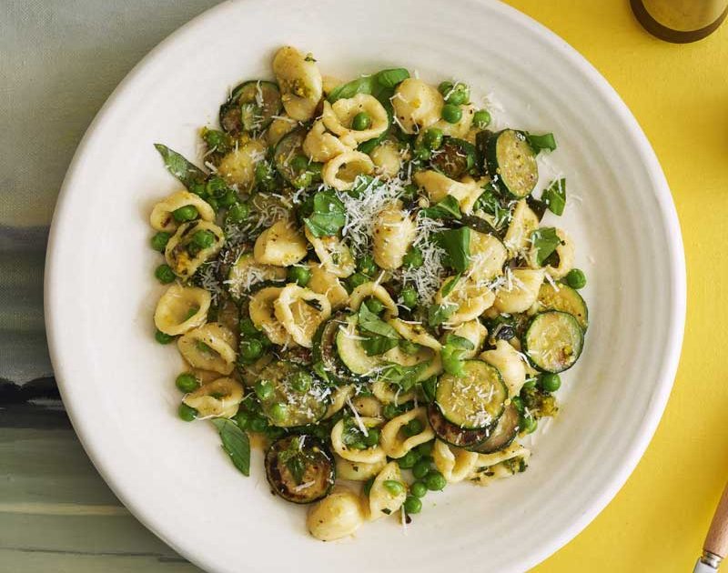 ORECCHIETTE WITH PISTACHIO PESTO, PEAS, ZUCCHINI & MINT