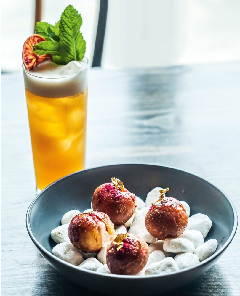 GOAT’S CHEESE DOUGHNUTS WITH RAW HONEY GOAT’S CHEESE DOUGHNUTS WITH RAW HONEY